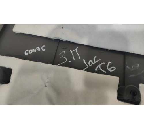 Задняя правая обшивка задней стойки