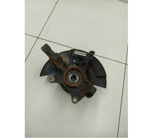 Кулак поворотный передний правый