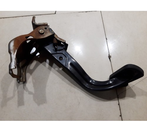 Педаль тормоза