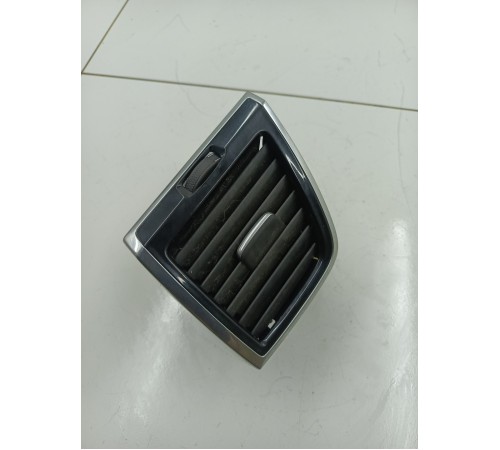 Воздушный дефлектор передний левый