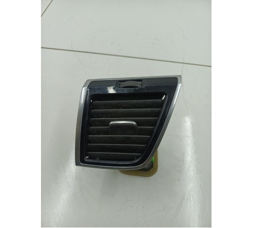 Воздушный дефлектор передний левый