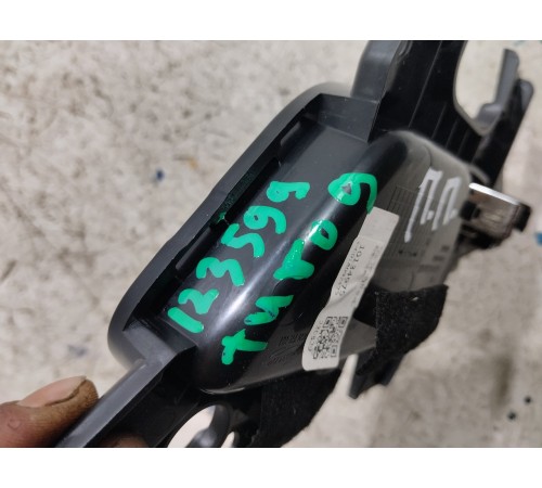 Ручка двери передняя правая внутренняя