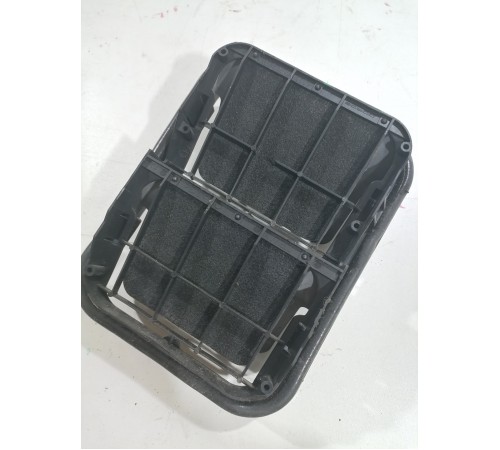 Вентиляционная решетка багажника