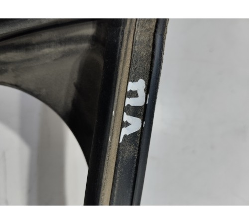 Уплотнитель стекла (передний левый)