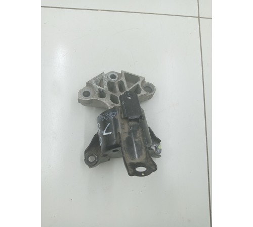 Опора двигателя левая