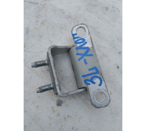 Петля крышки багажника левая