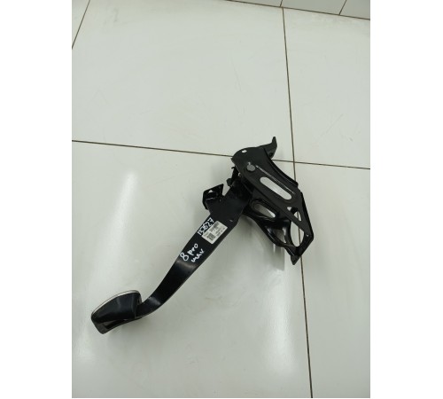 Педаль тормоза