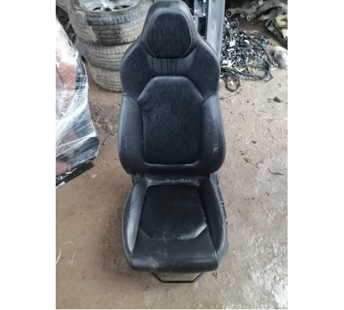 Сиденье переднее левое