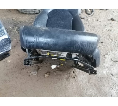 Сиденье переднее левое