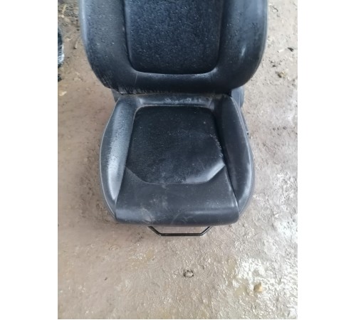 Сиденье переднее левое