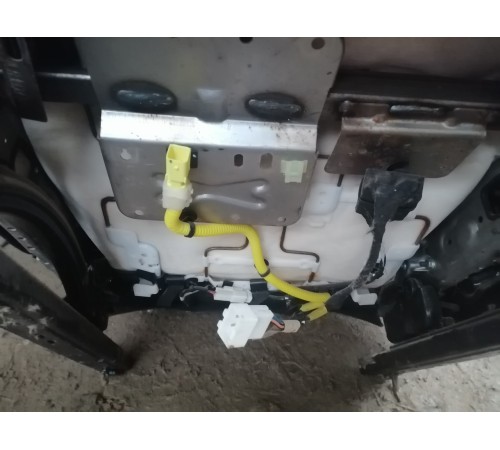 Сиденье переднее левое