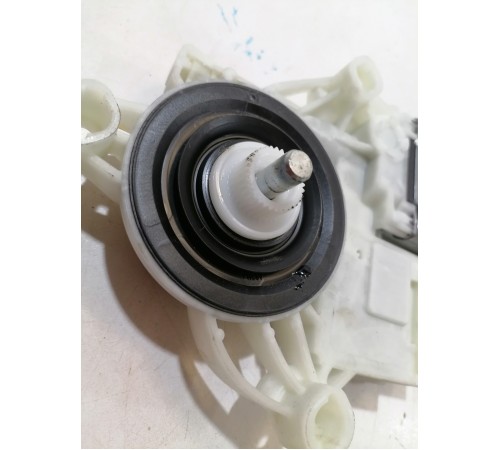 Моторчик стеклоподъемника передний левый