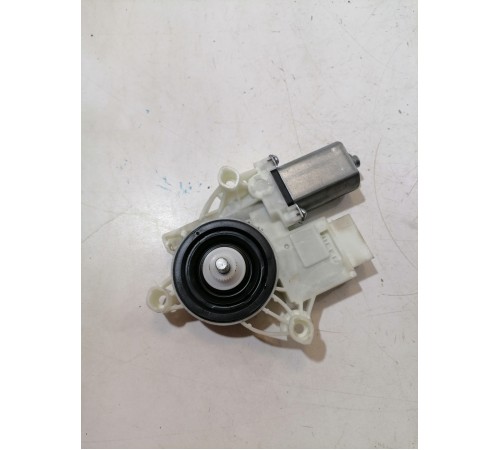 Моторчик стеклоподъемника передний левый