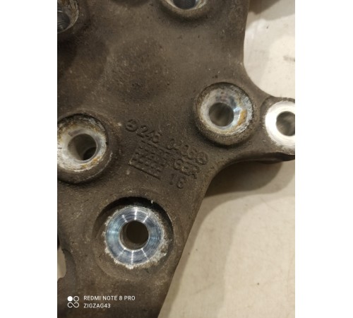 Поворотный кулак(задний правый)