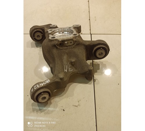 Поворотный кулак(задний правый)