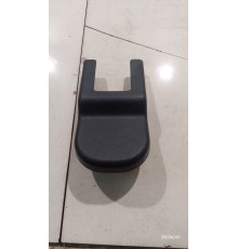 Крышка крепления сиденья передняя правая