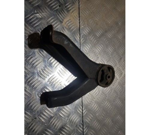 Кронштейн опоры двигателя перед.