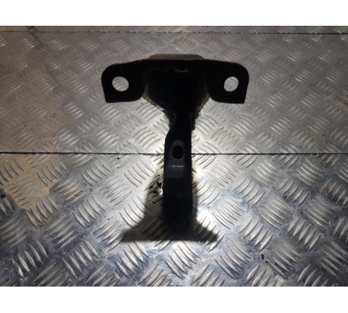 Кронштейн опоры двигателя перед.