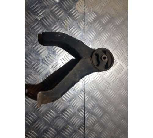 Кронштейн опоры двигателя перед.