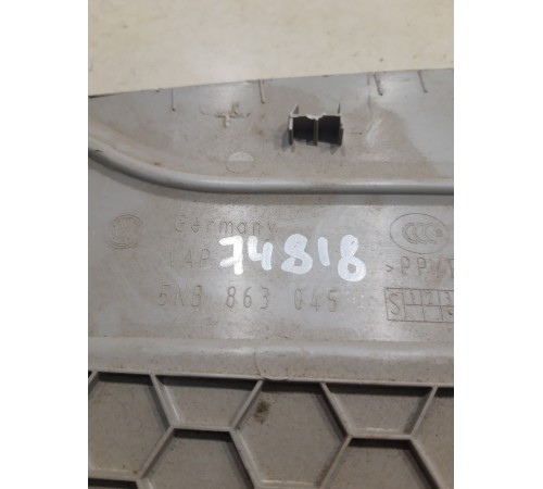 Накладка центральной консоли (левая)