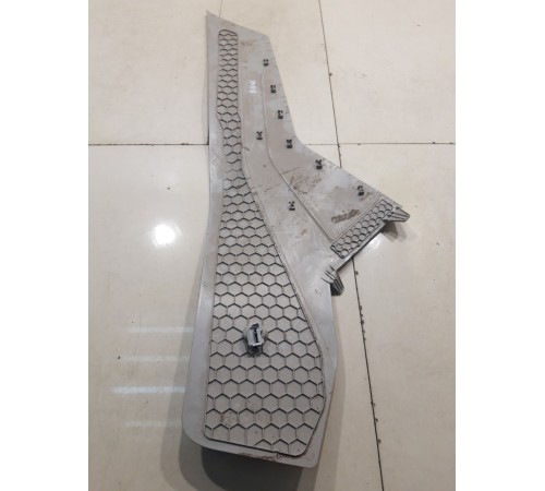 Накладка центральной консоли (левая)