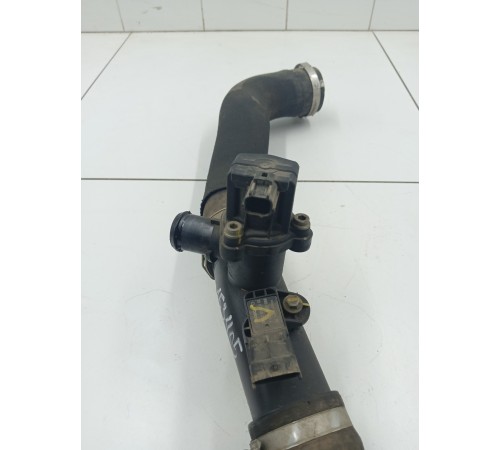 Патрубок впускного коллектора в сборе