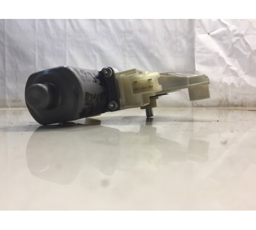 Моторчик стеклоочистителя (задний,левый)