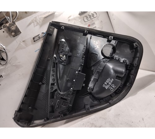 Обшивка двери задняя правая