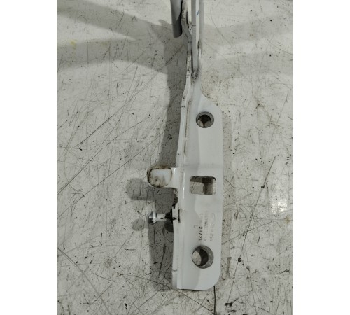 Петля капота правая