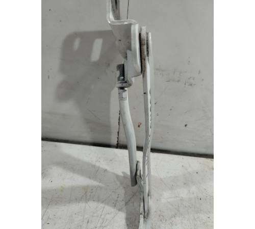 Петля капота правая