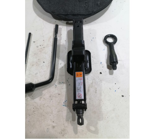 Дорожный набор домкрат