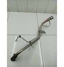 Горловина топливного бака