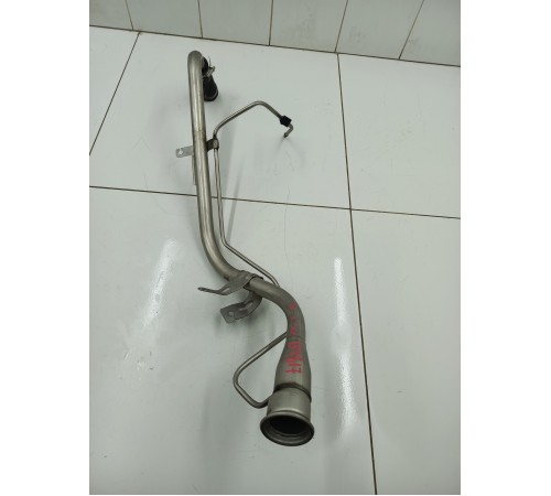 Горловина топливного бака