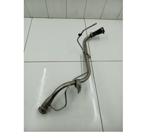 Горловина топливного бака