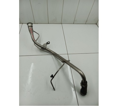 Горловина топливного бака