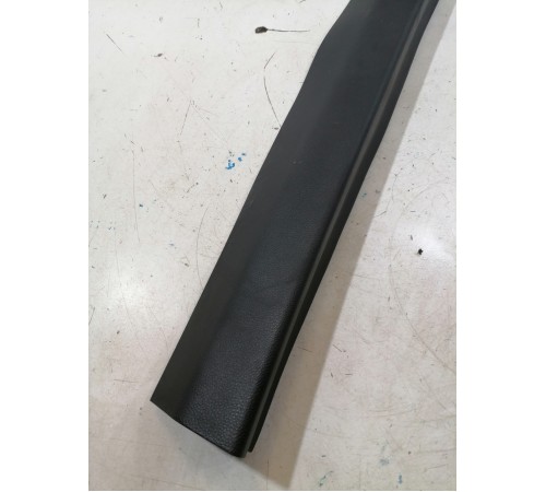 Обшивка крышки багажника