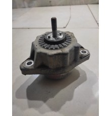 Опора двигателя левая