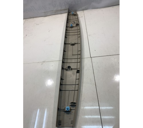 Накладка двери багажника