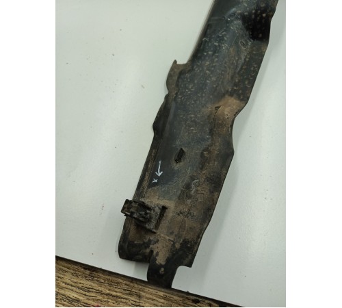 Пыльник крыла передний правый