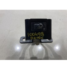 Петля крышки багажника