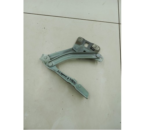 Петля капота правая