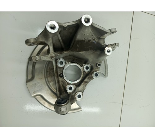 Кулак поворотный задний правый