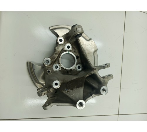 Кулак поворотный задний правый