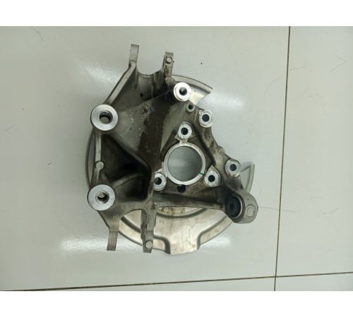 Кулак поворотный задний правый