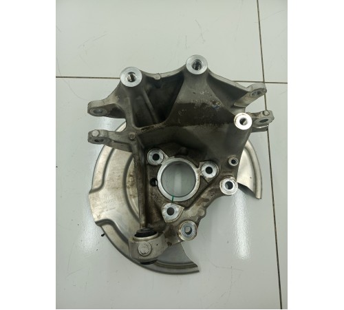 Кулак поворотный задний правый