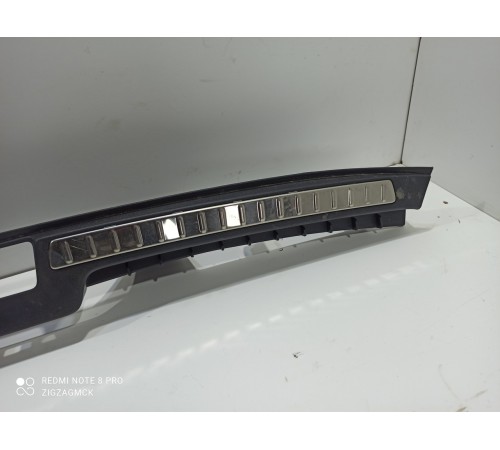 Накладка замка багажника нижняя