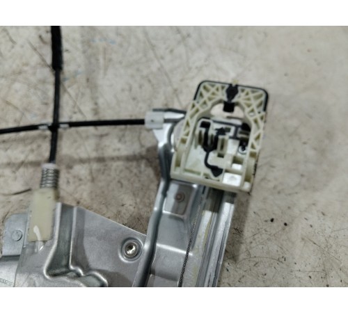 Стеклоподъемник двери задний правый