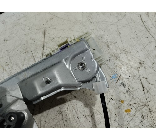 Стеклоподъемник двери задний правый