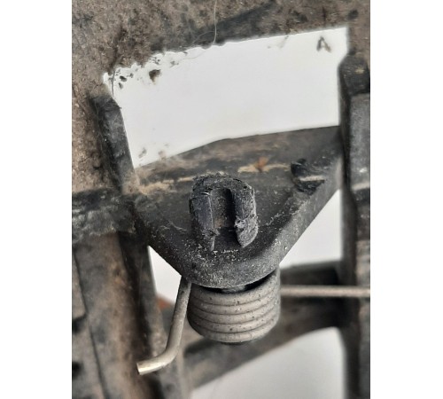 Крышка омывателя фар (левая)