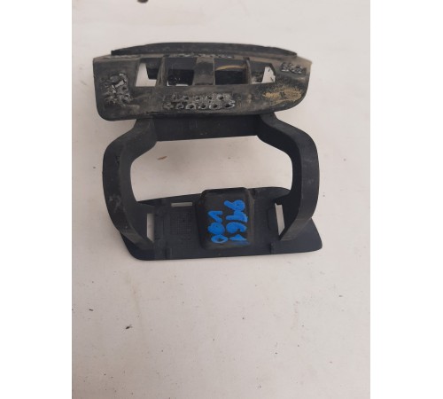 Крышка омывателя фар (левая)